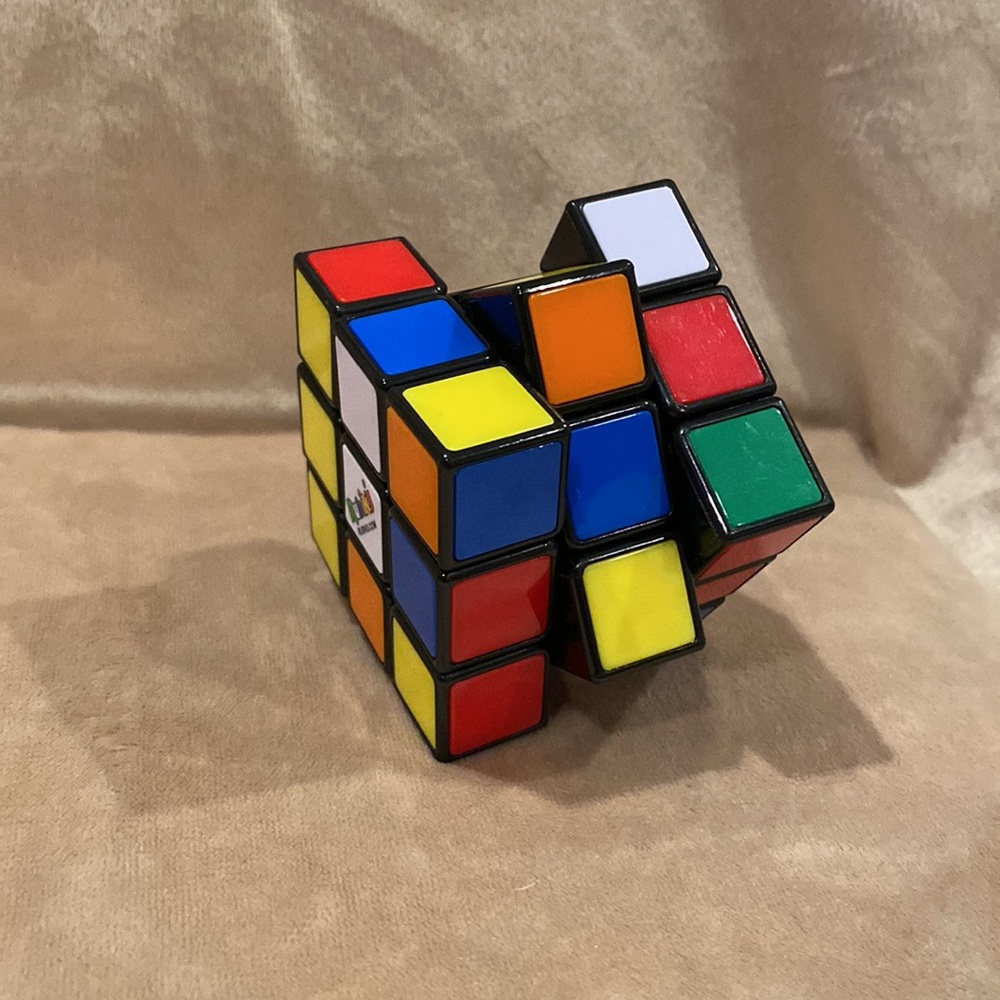 Rubix cube unsolved - Picture 4 of 5